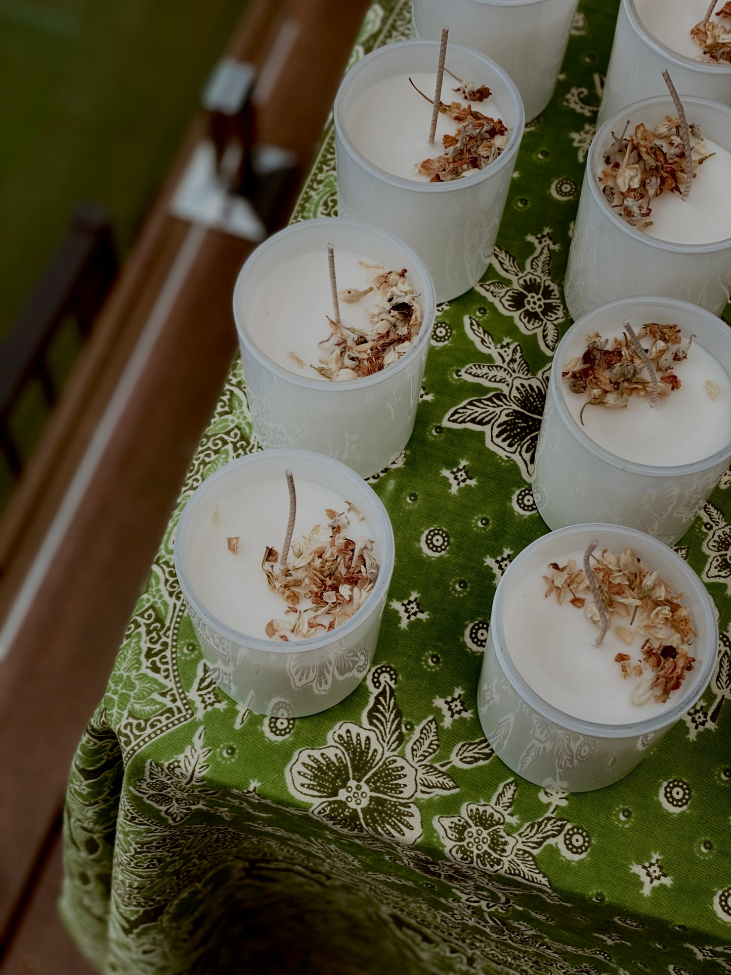 Small White Dried florals Soy Candle